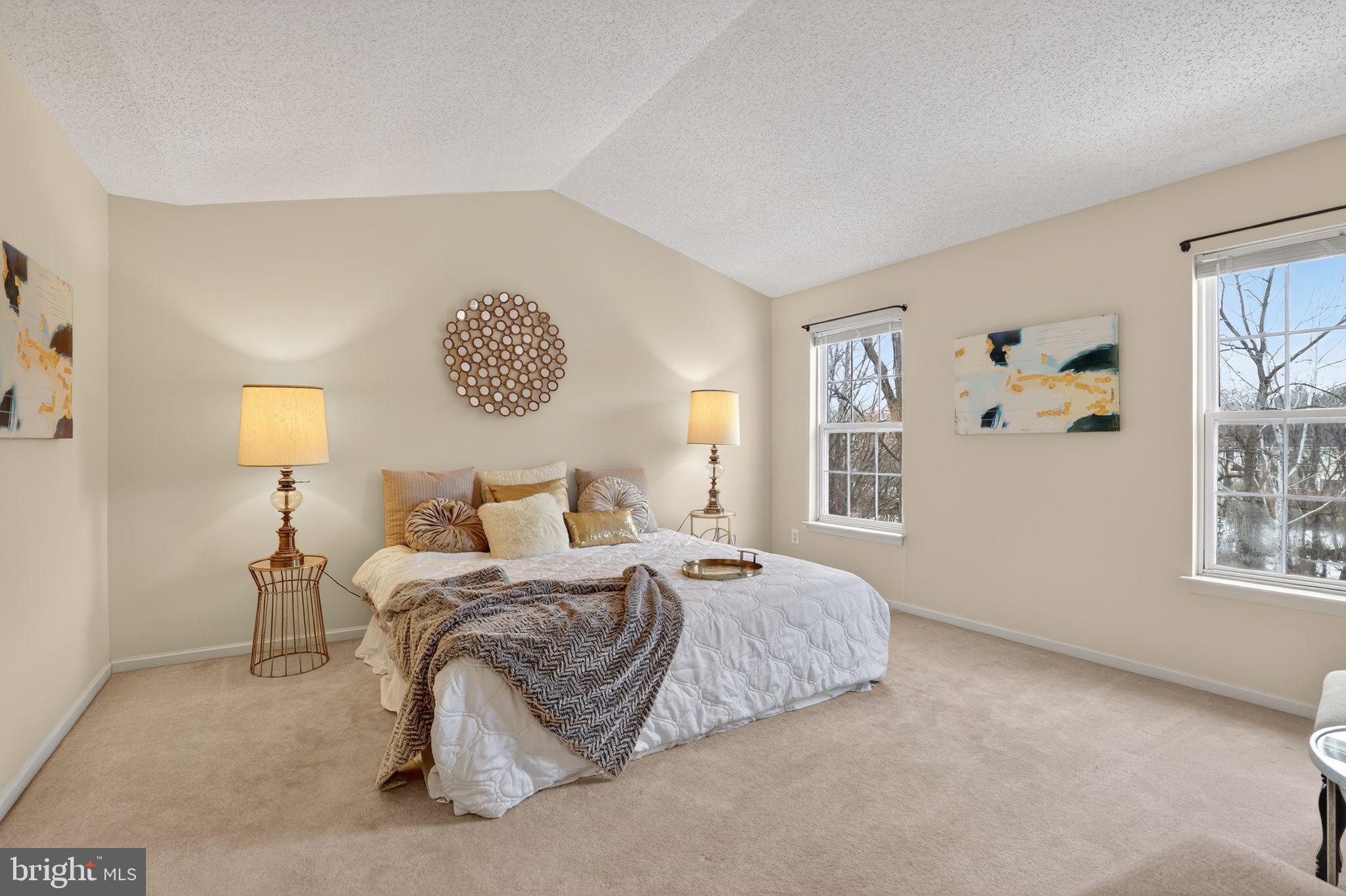 INDIAN CREEK - Residential