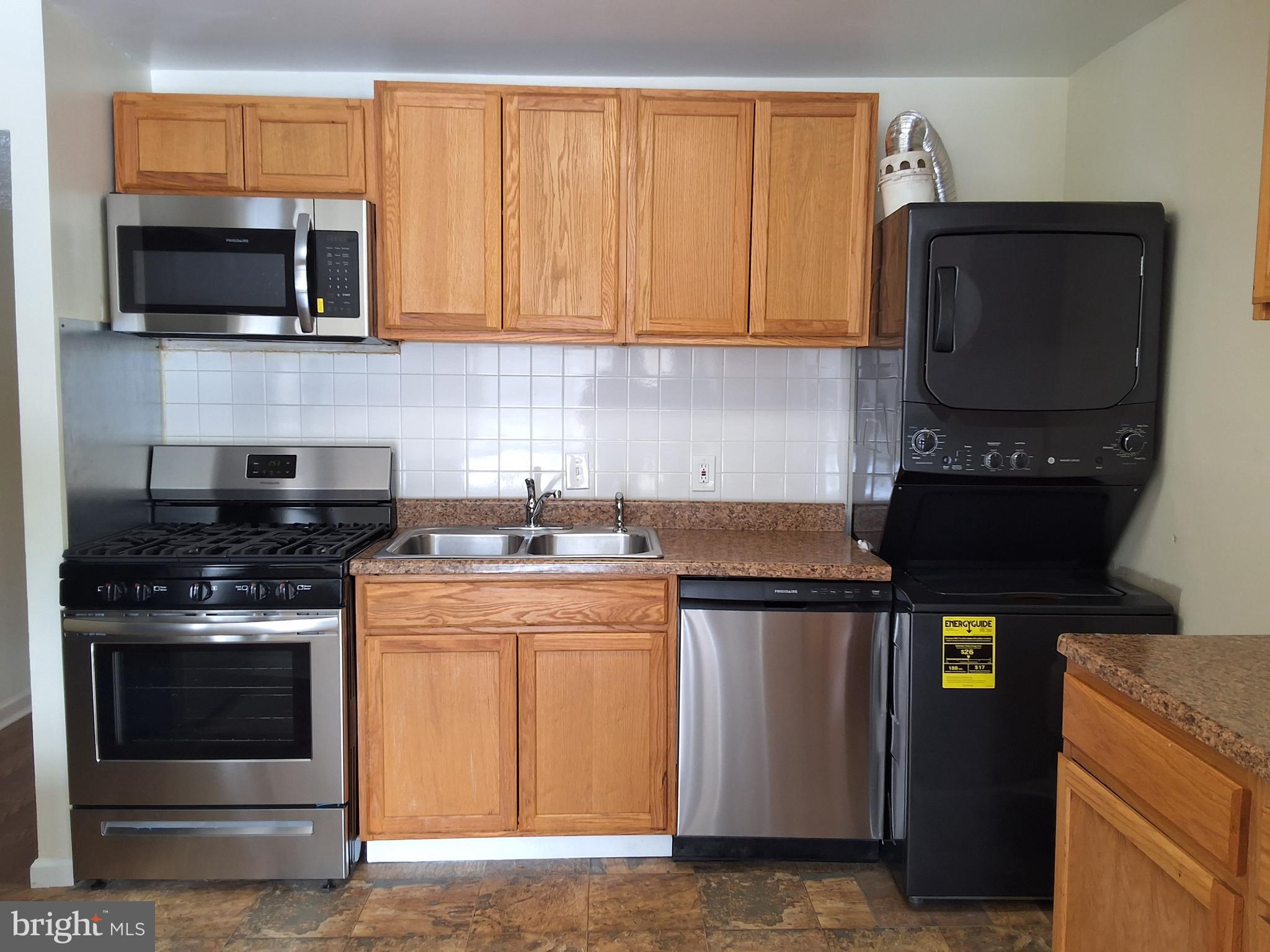 CHELSEA WOODS - Residential Lease