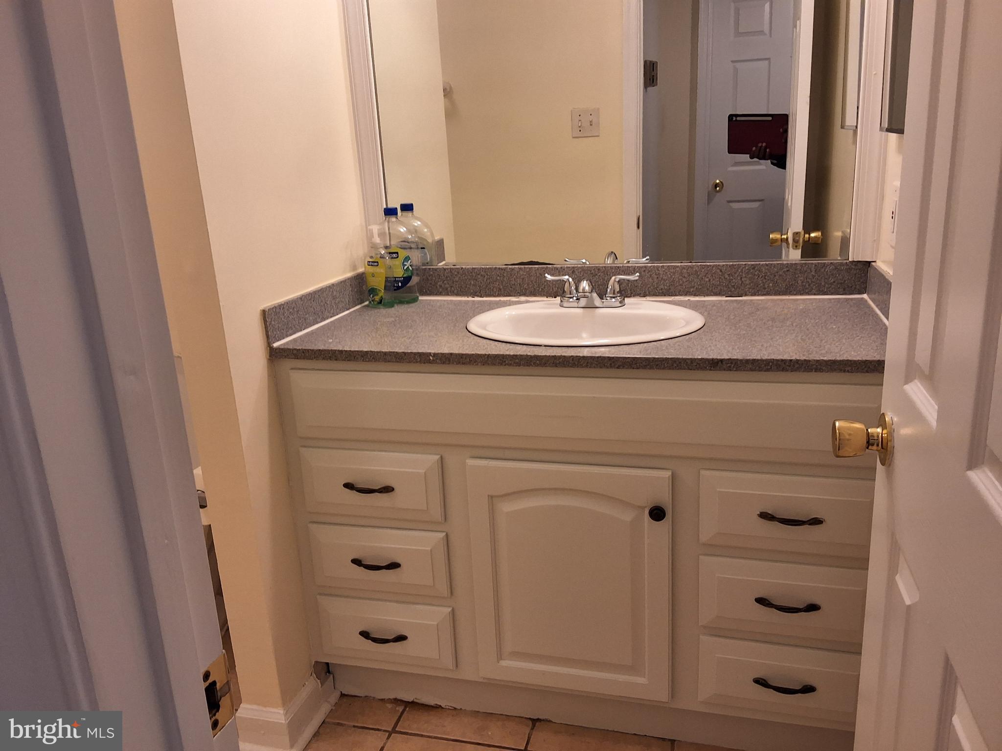 CHELSEA WOODS - Residential Lease