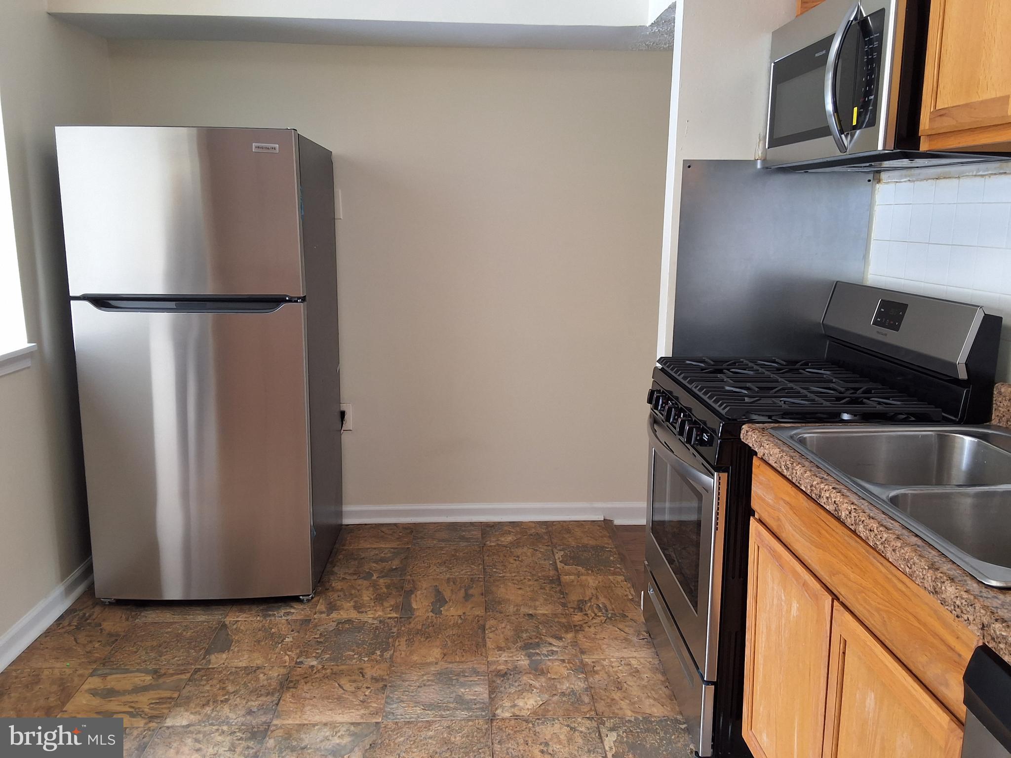 CHELSEA WOODS - Residential Lease