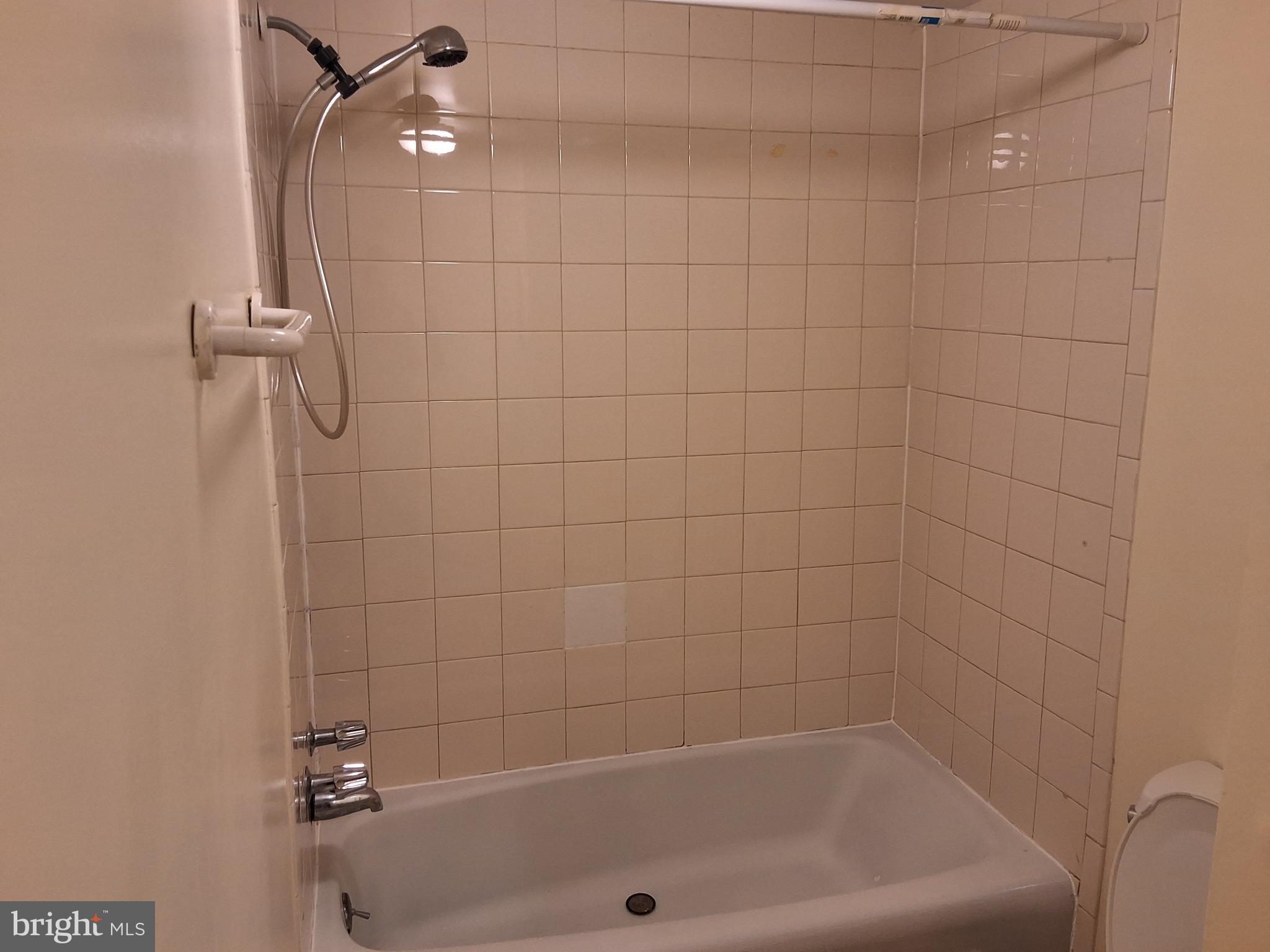 CHELSEA WOODS - Residential Lease