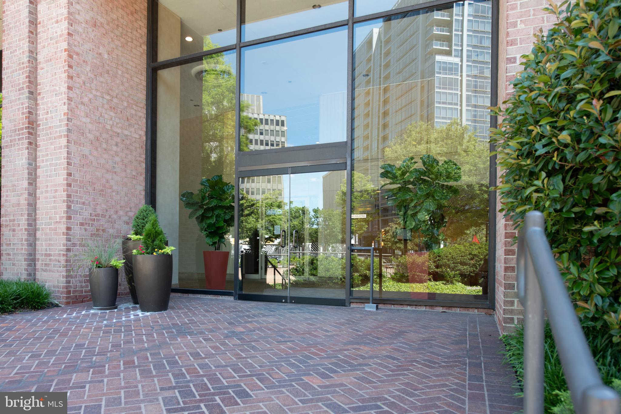 CRYSTAL PARK S - Residential Lease