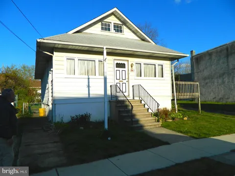 MLS: NJCD2090560