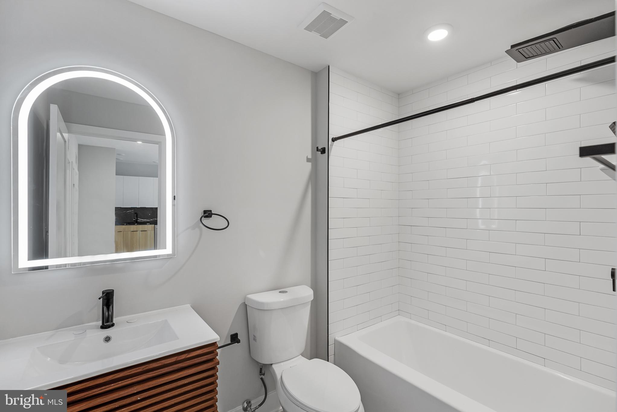 STRAWBERRY MANSION - Commercial Sale
