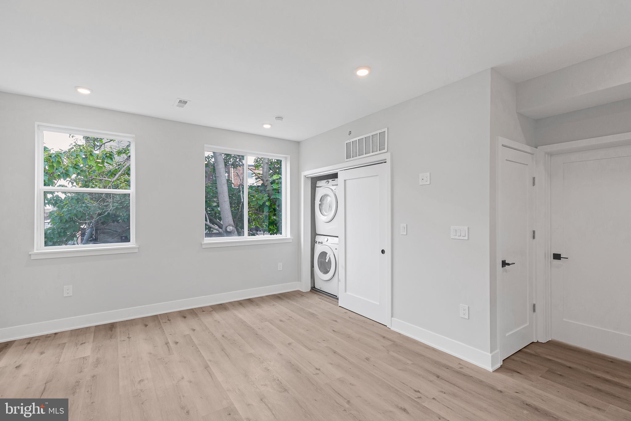 STRAWBERRY MANSION - Commercial Sale