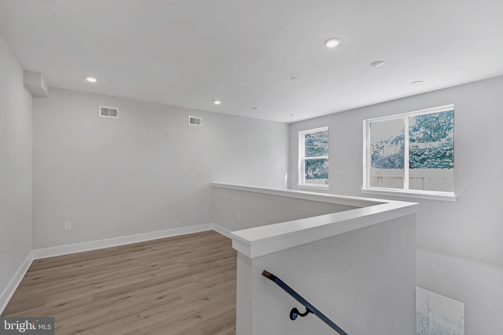 STRAWBERRY MANSION - Commercial Sale