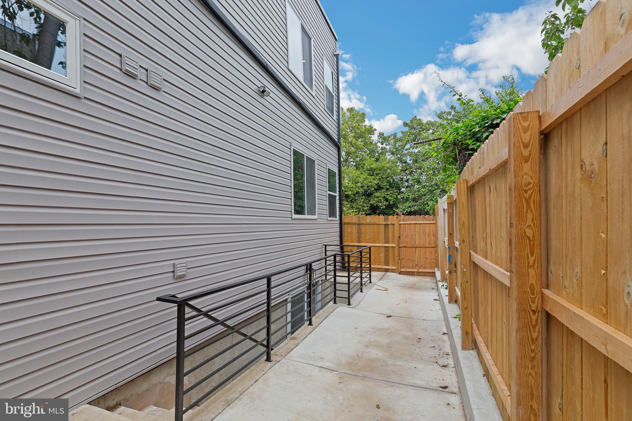 STRAWBERRY MANSION - Commercial Sale