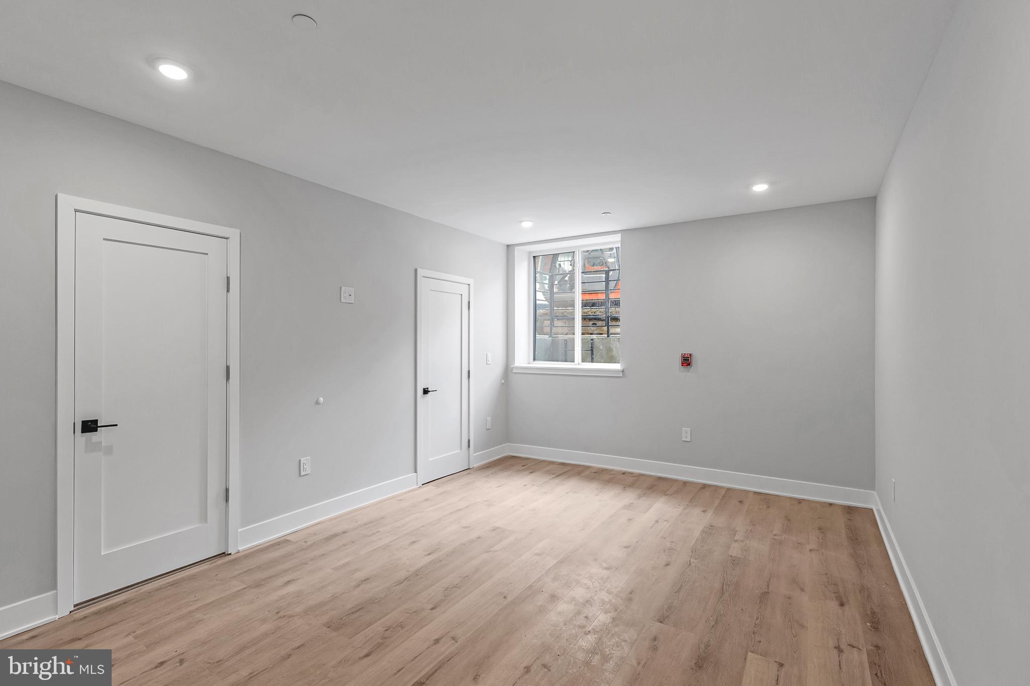 STRAWBERRY MANSION - Commercial Sale