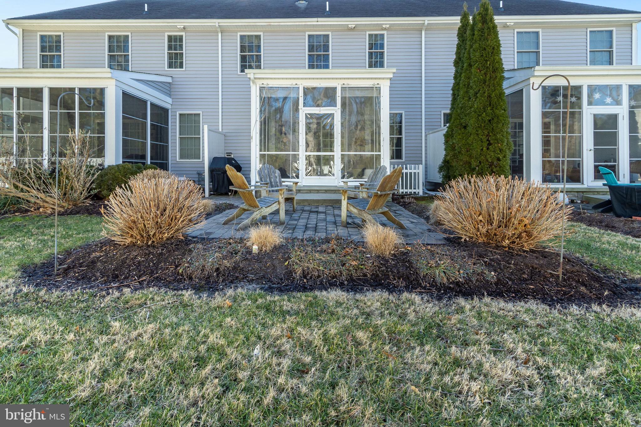 THE SEASONS - Residential