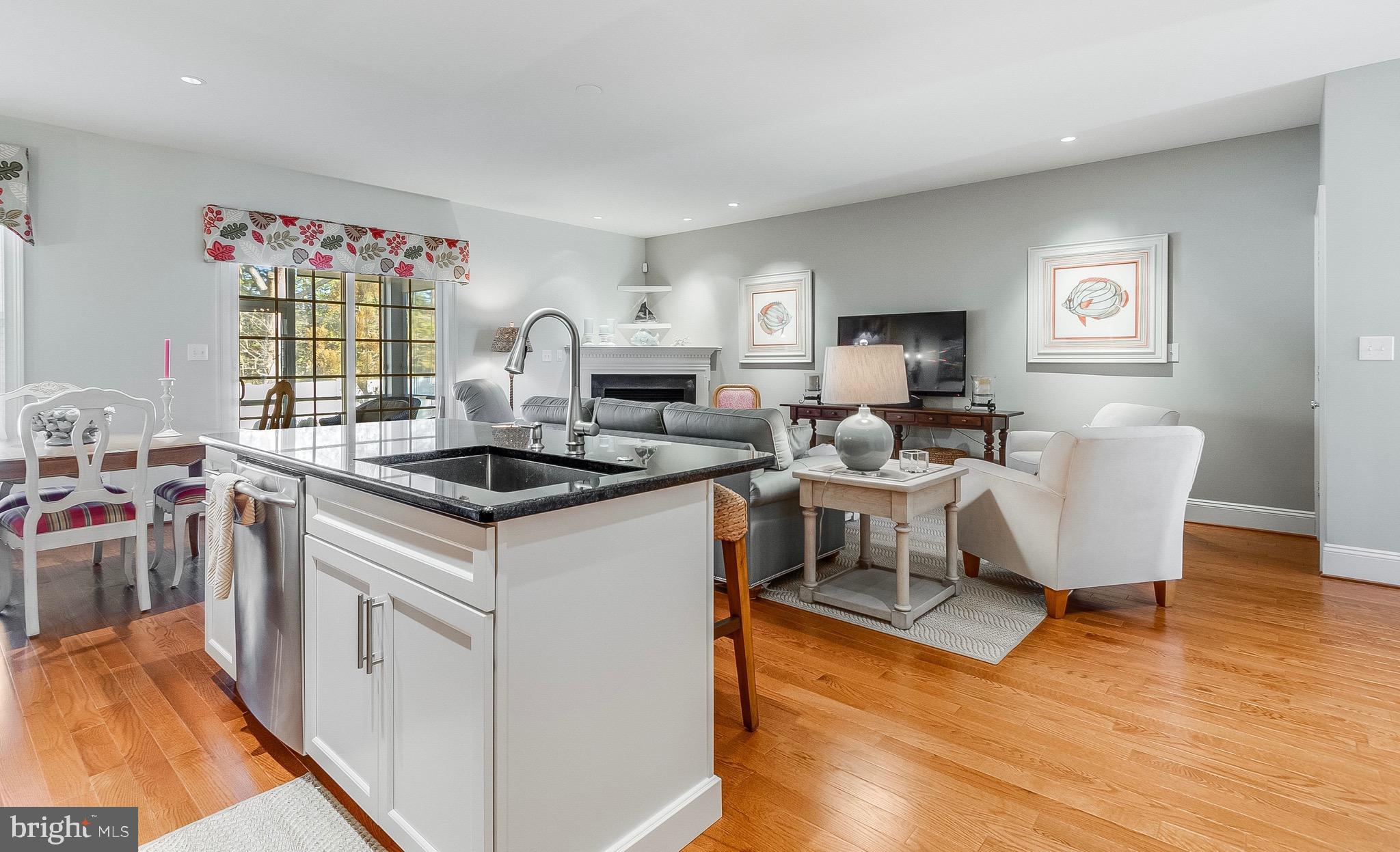 THE SEASONS - Residential