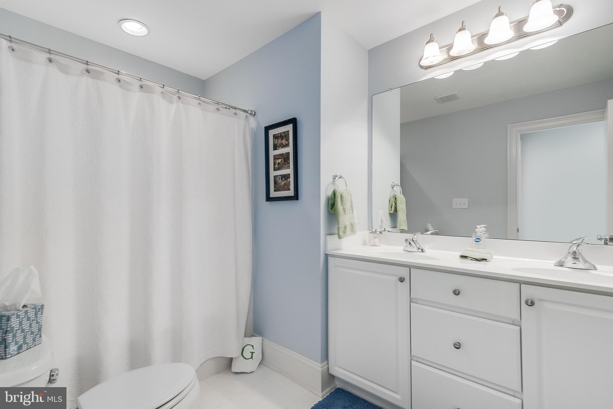 THE SEASONS - Residential