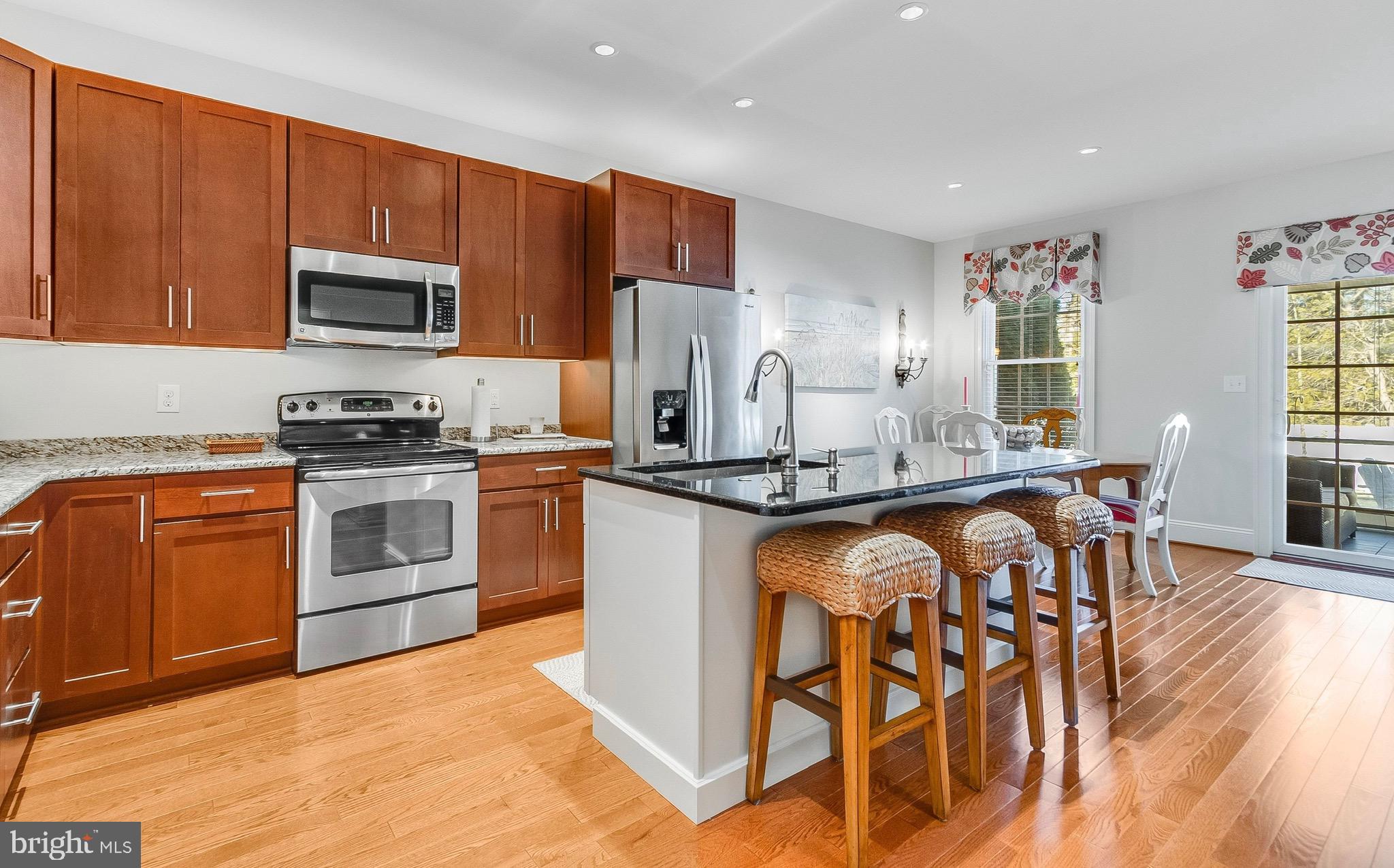 THE SEASONS - Residential