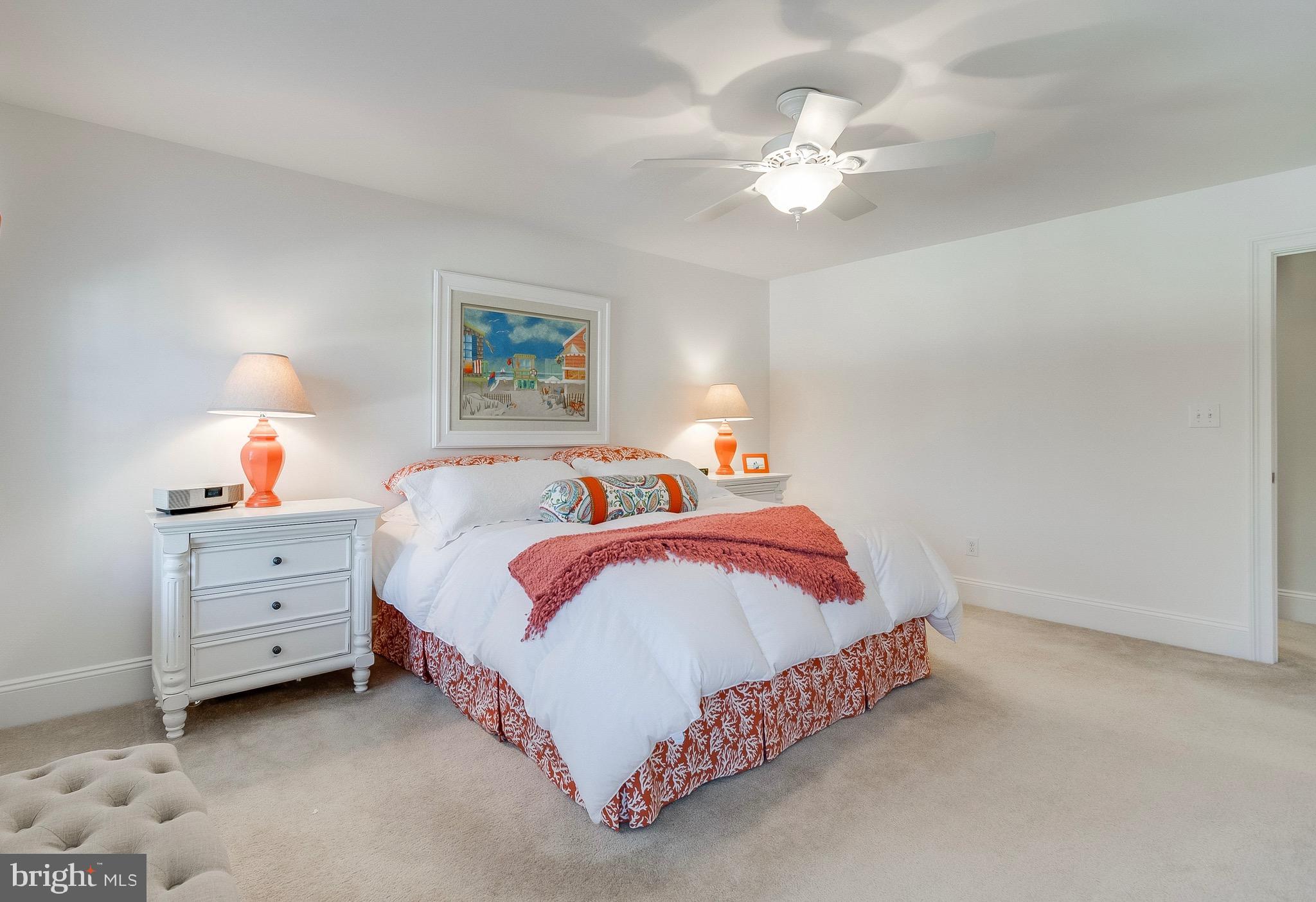 THE SEASONS - Residential