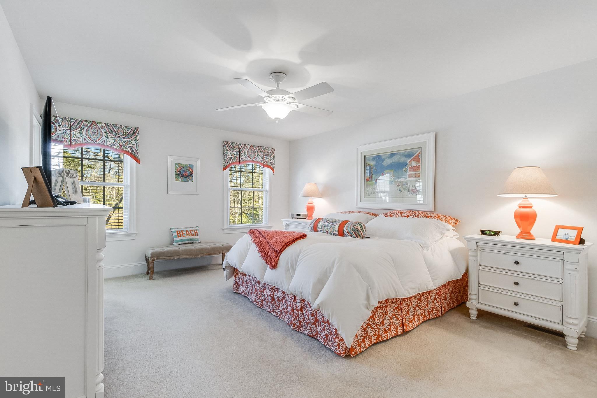 THE SEASONS - Residential