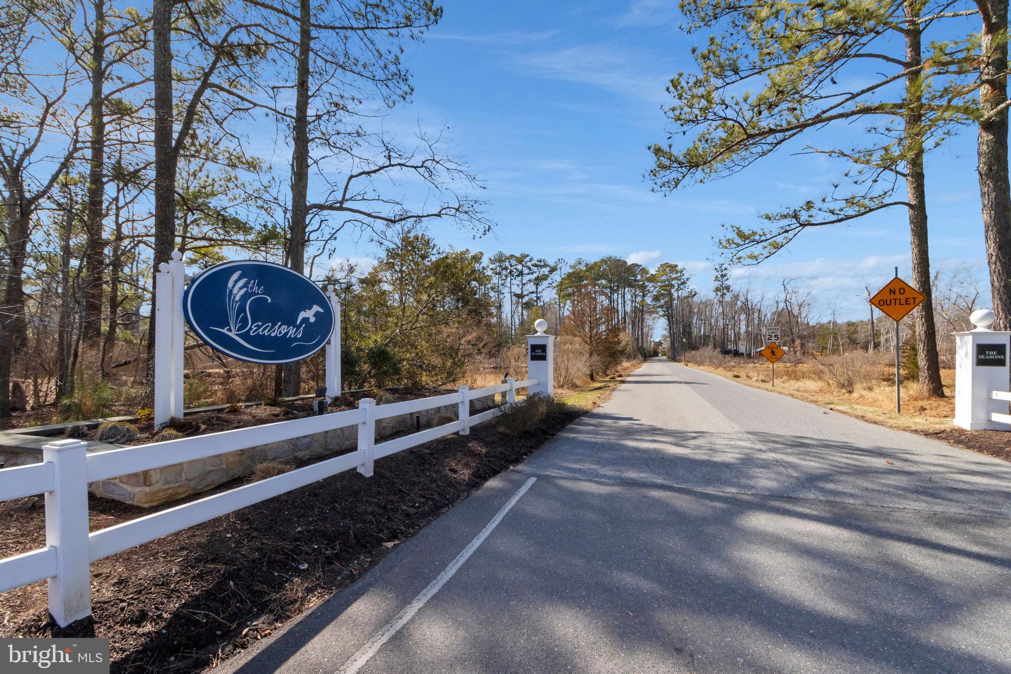 THE SEASONS - Residential