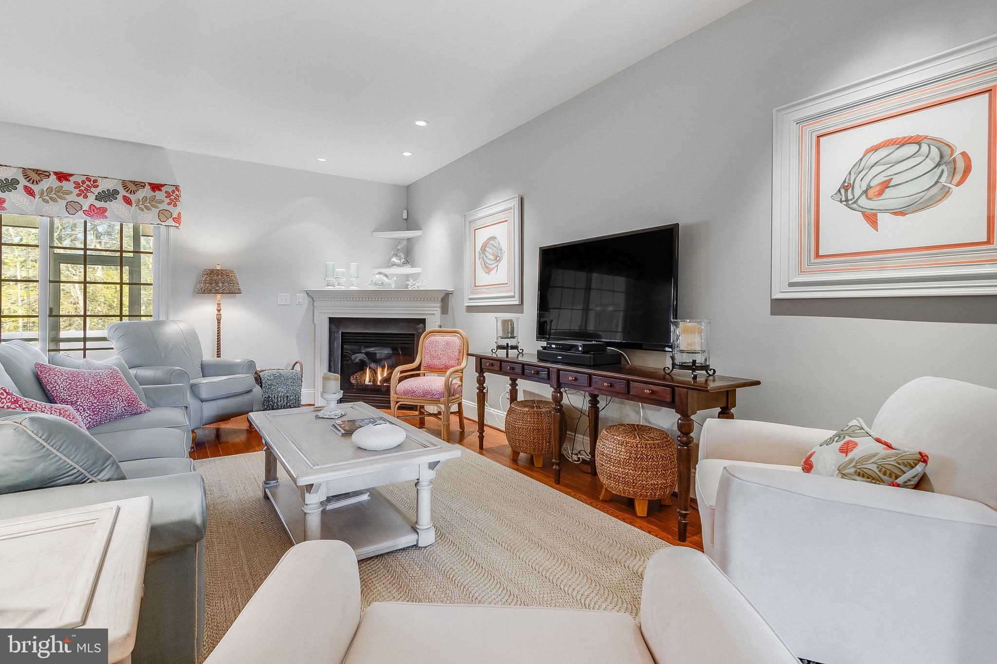 THE SEASONS - Residential