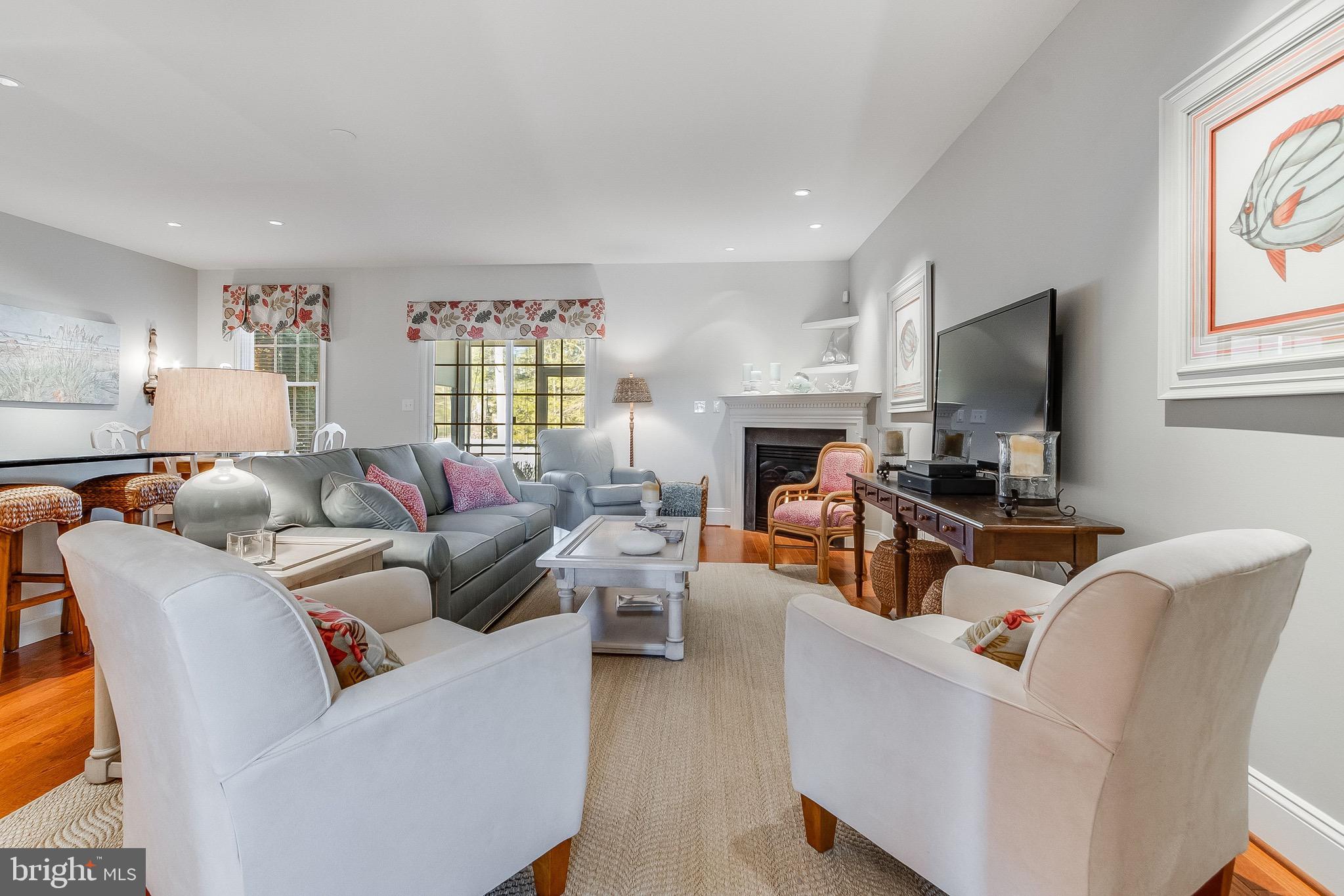 THE SEASONS - Residential