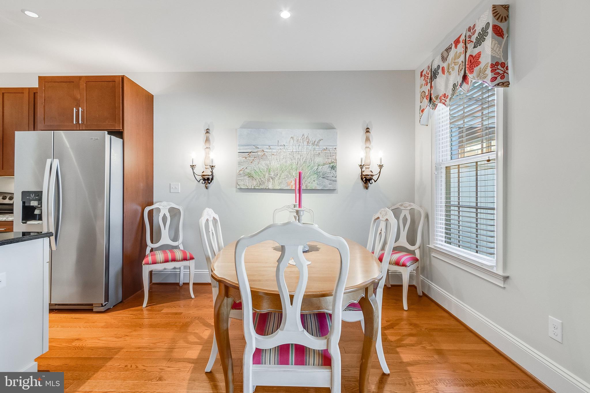 THE SEASONS - Residential