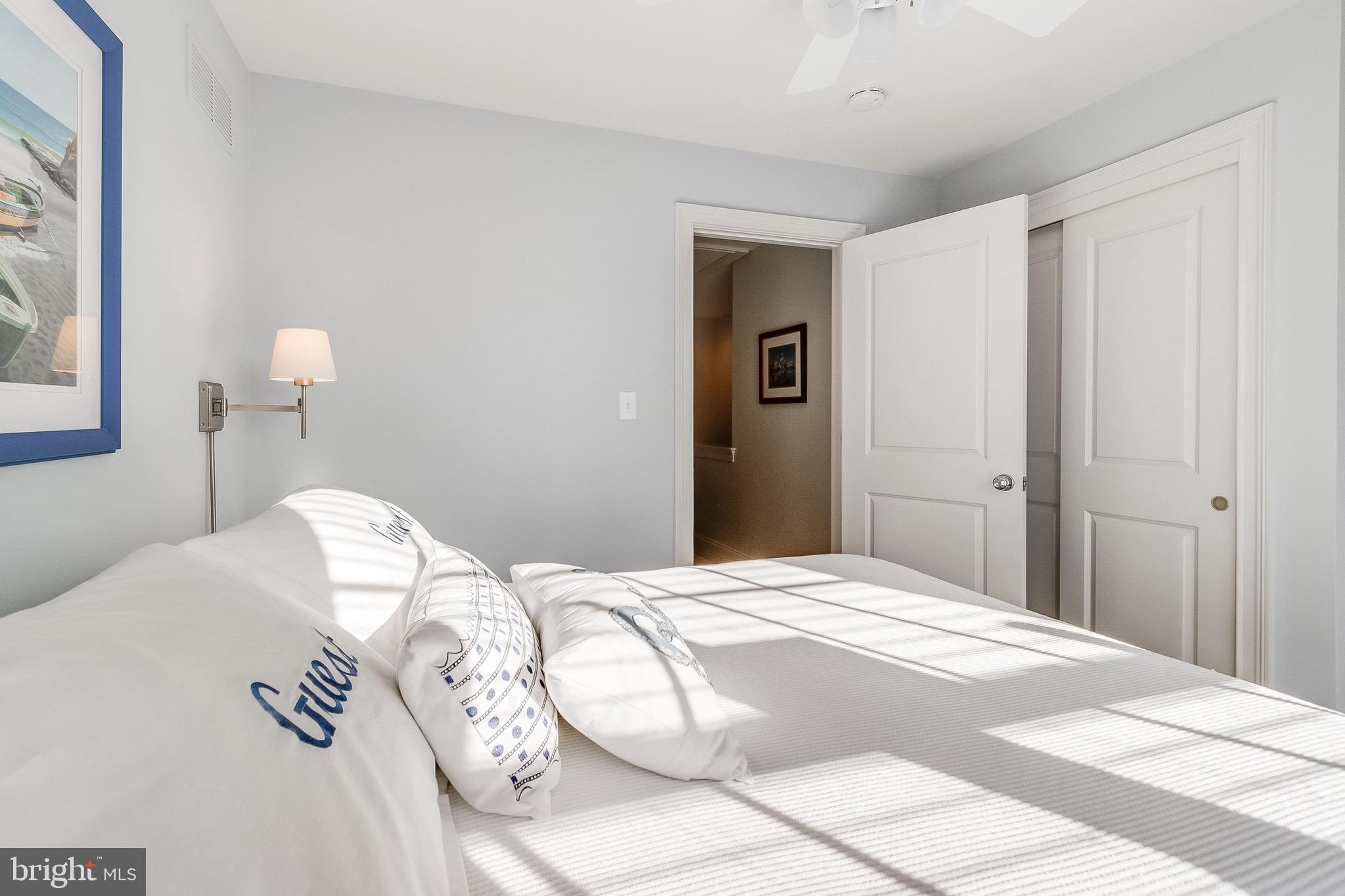 THE SEASONS - Residential