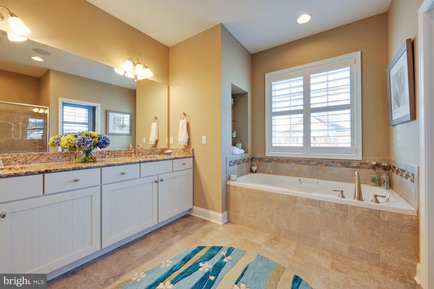 PENINSULA LAKES - Residential