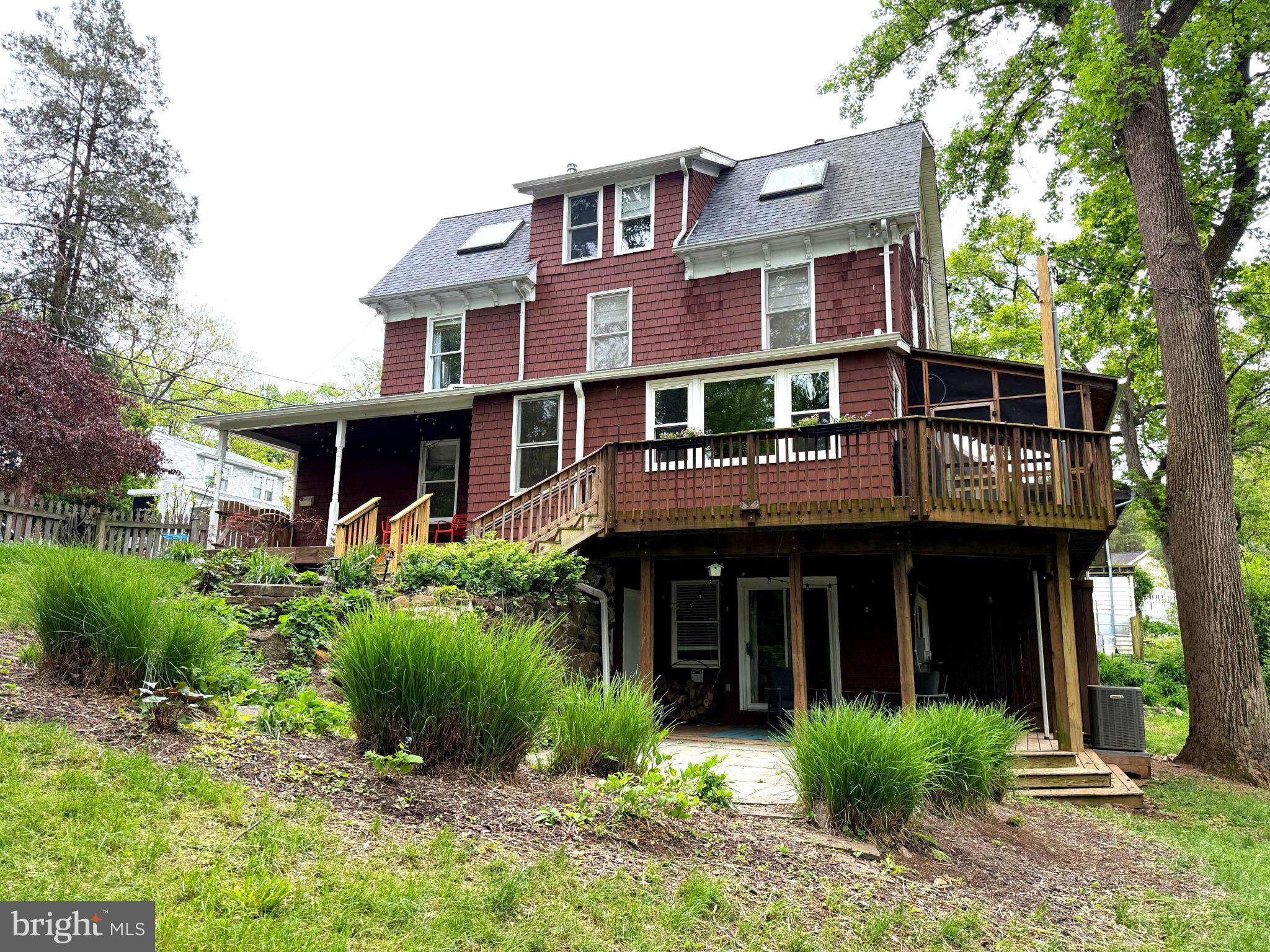 MOUNT WASHINGTON - Residential