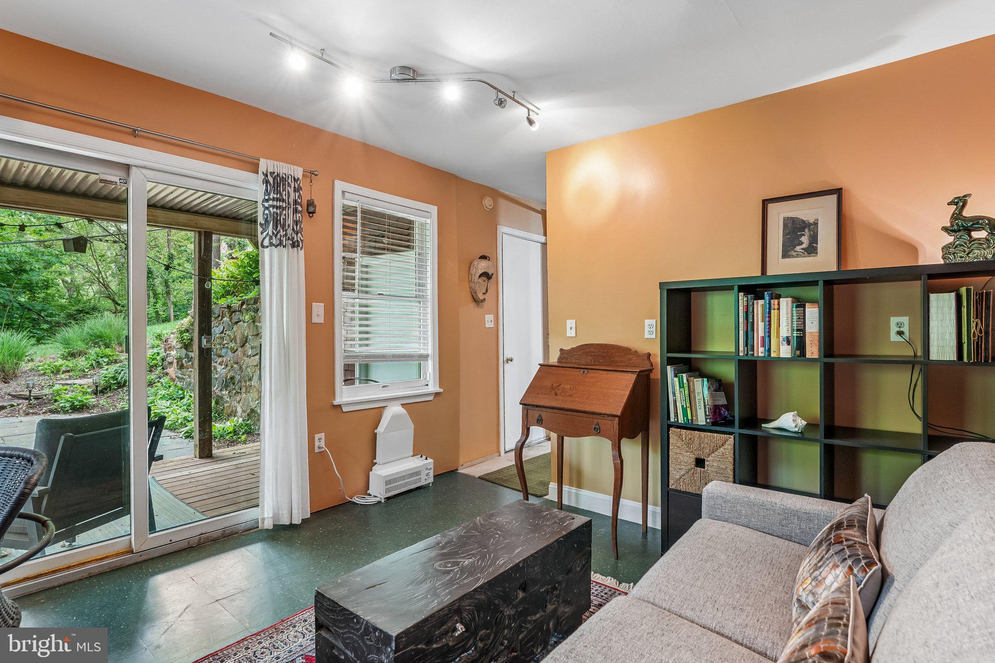 MOUNT WASHINGTON - Residential