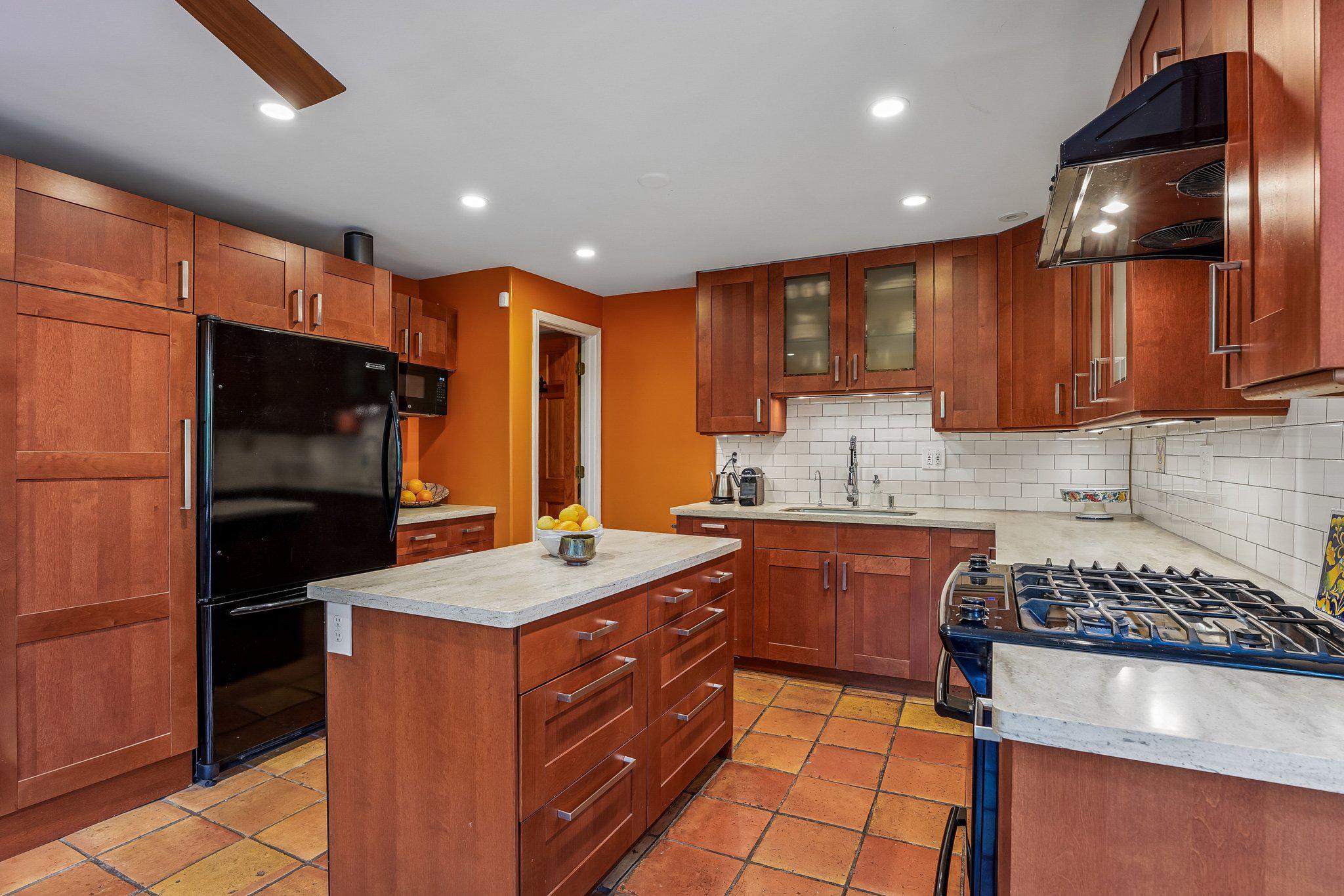 MOUNT WASHINGTON - Residential