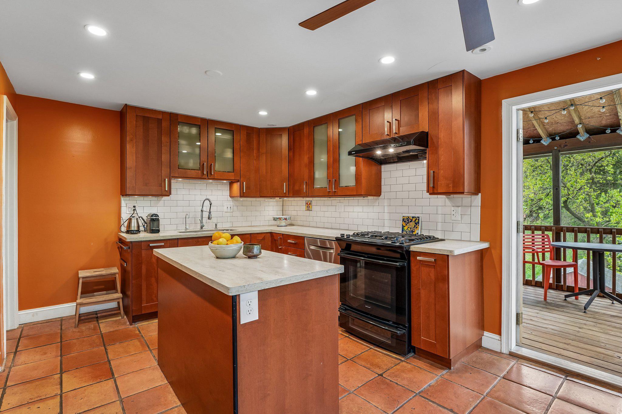 MOUNT WASHINGTON - Residential