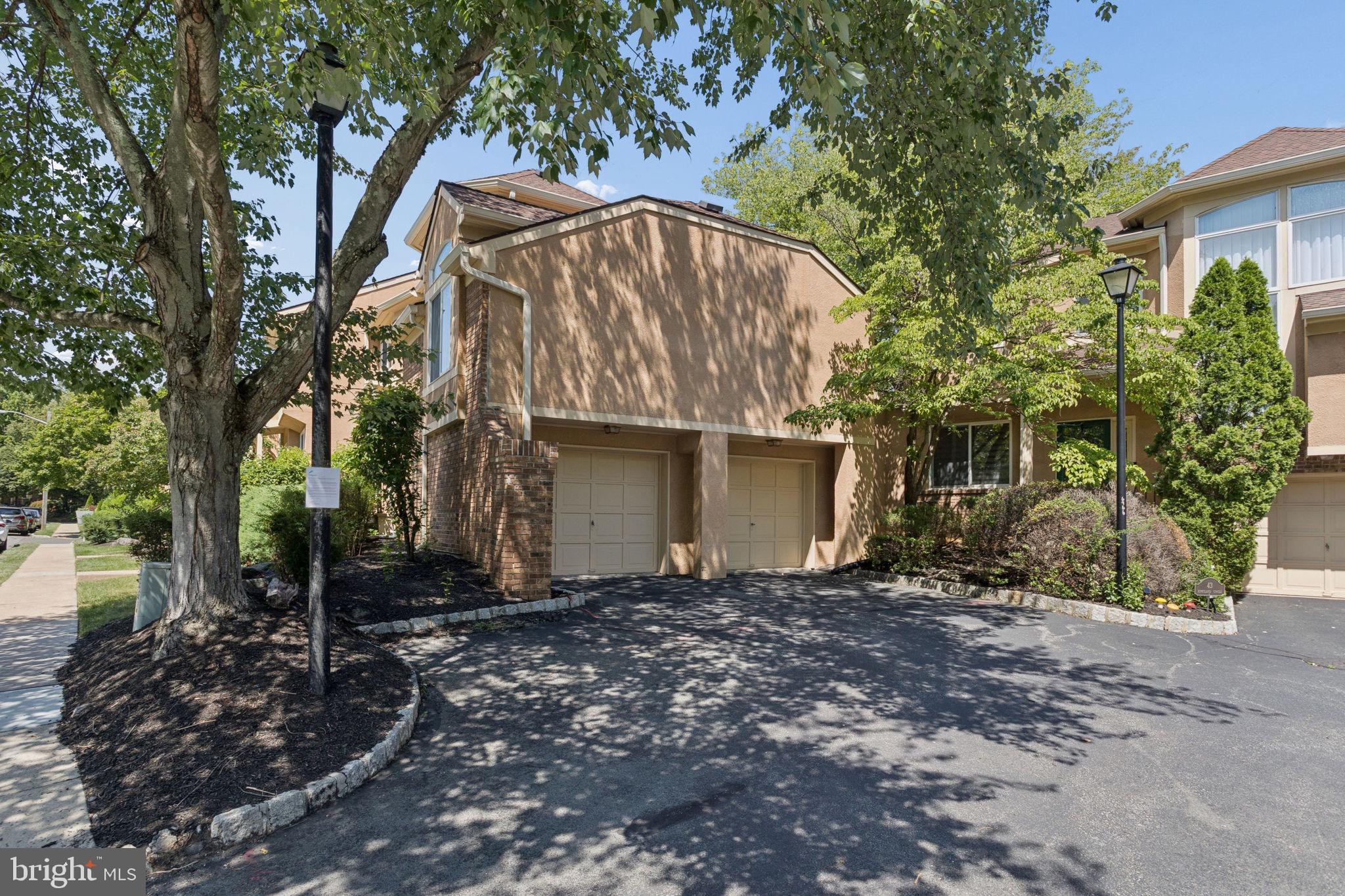 41 KINGSLAND CIRCLE