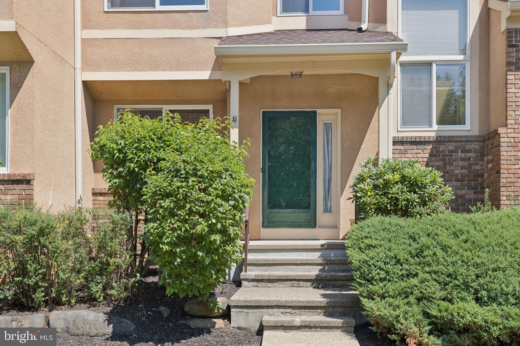 41 KINGSLAND CIRCLE