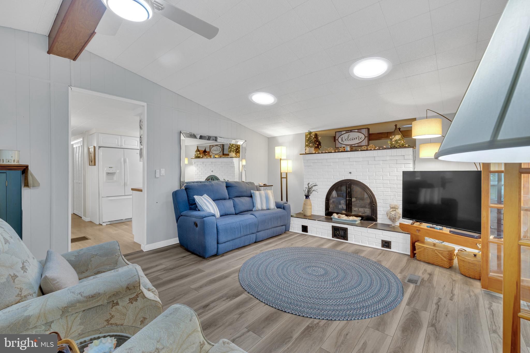 DENTON WOODS - Residential