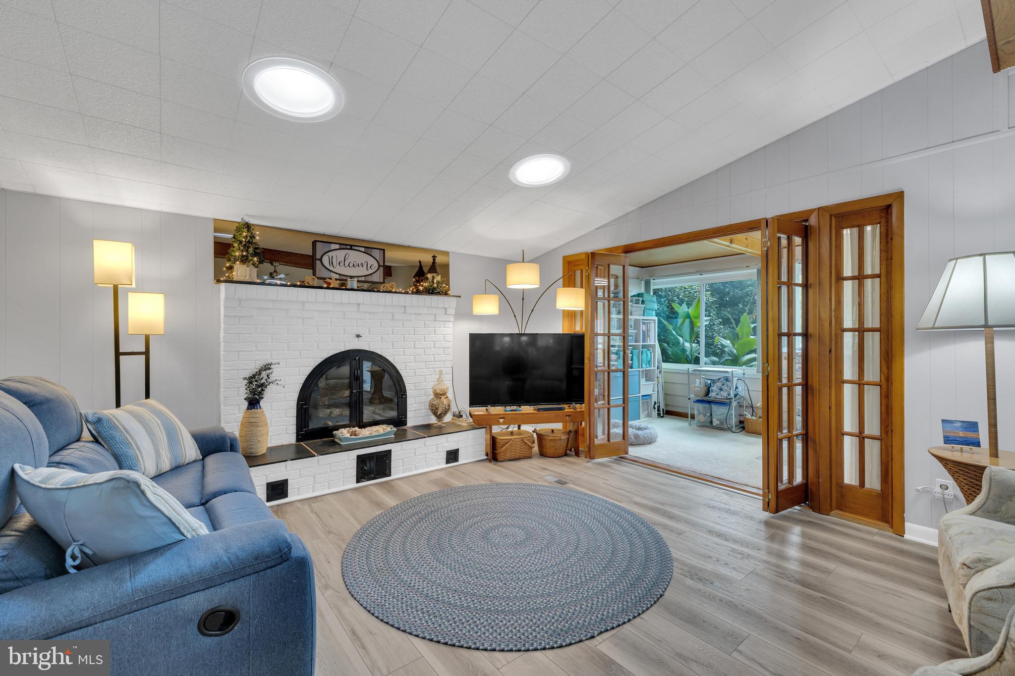 DENTON WOODS - Residential