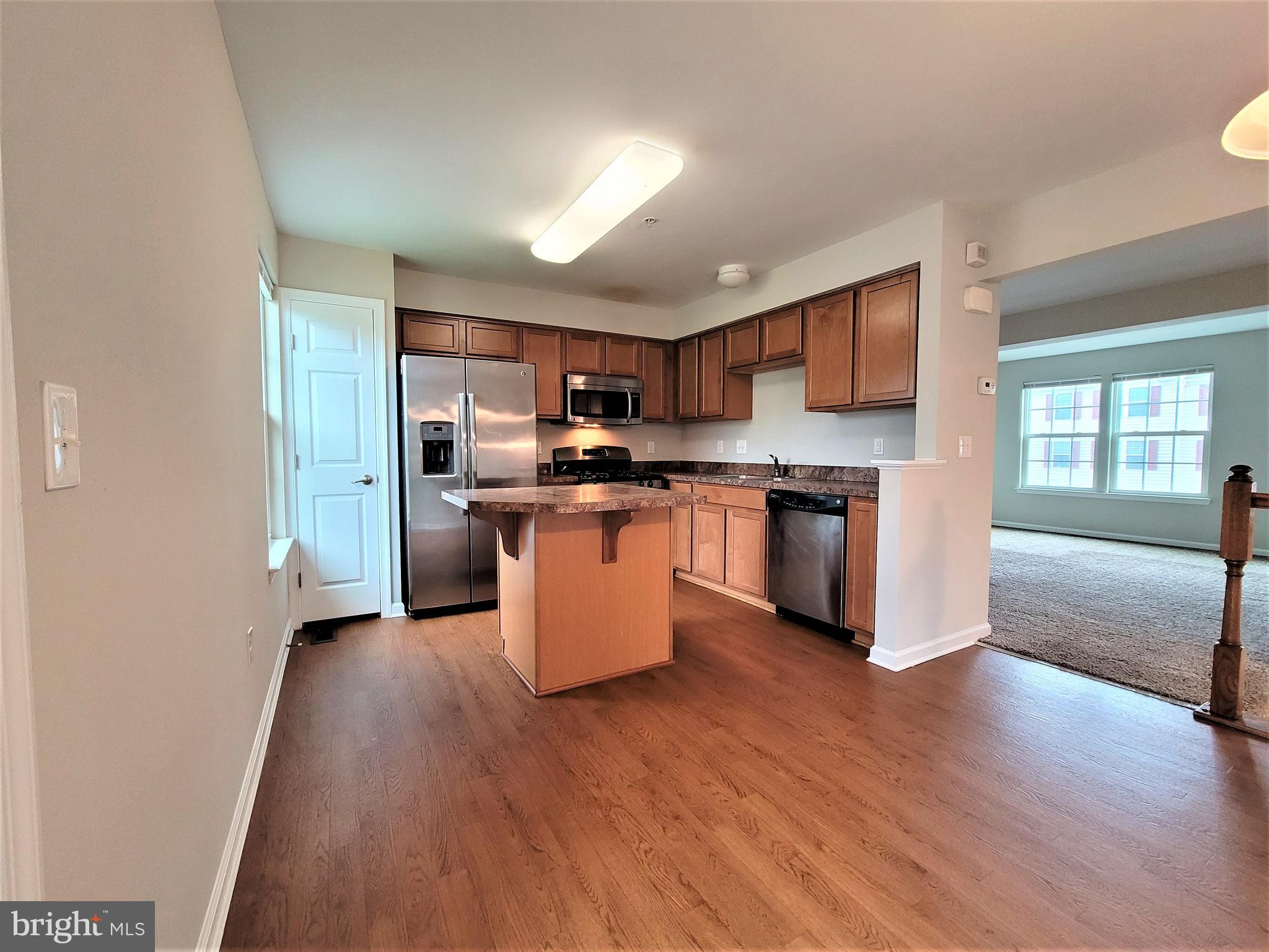 HIGHVIEW AT MONTGOME - Residential