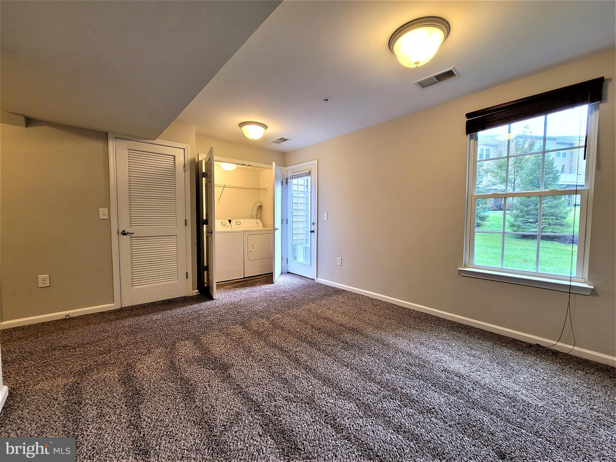 HIGHVIEW AT MONTGOME - Residential