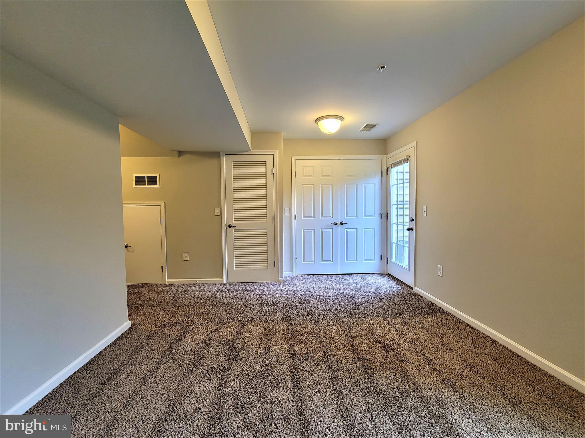 HIGHVIEW AT MONTGOME - Residential