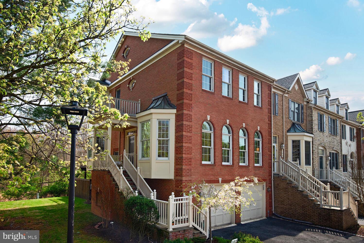 102 WINDING ROSE DRIVE