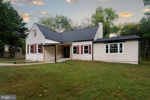 Photo of 9211 Bells Mill Road, POTOMAC, MD 20854 (MLS # MDMC2203762)