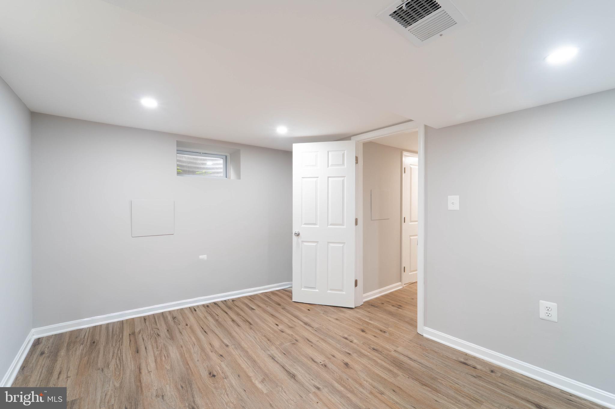 PINE KNOLLS - Residential Lease