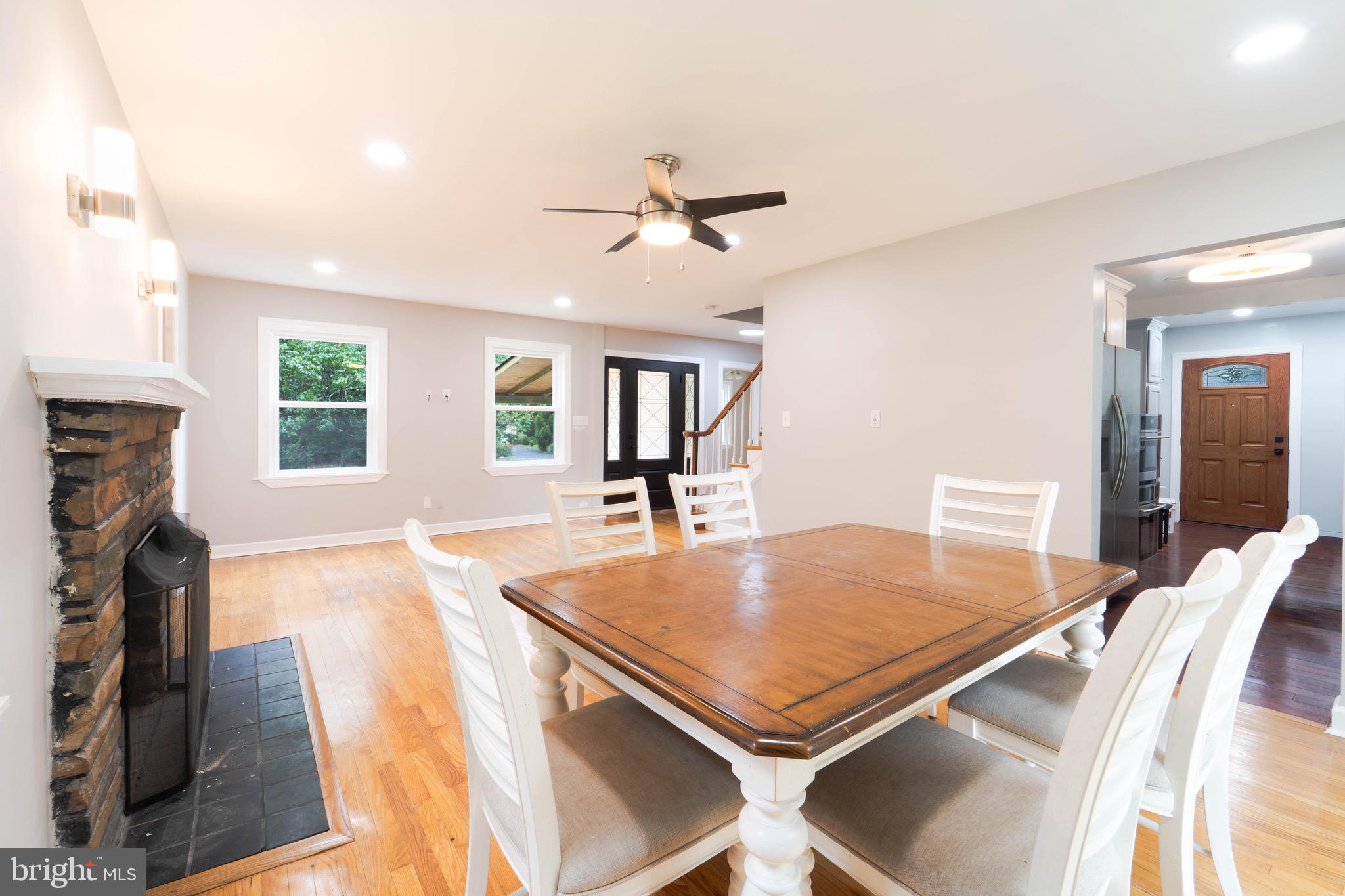 PINE KNOLLS - Residential Lease