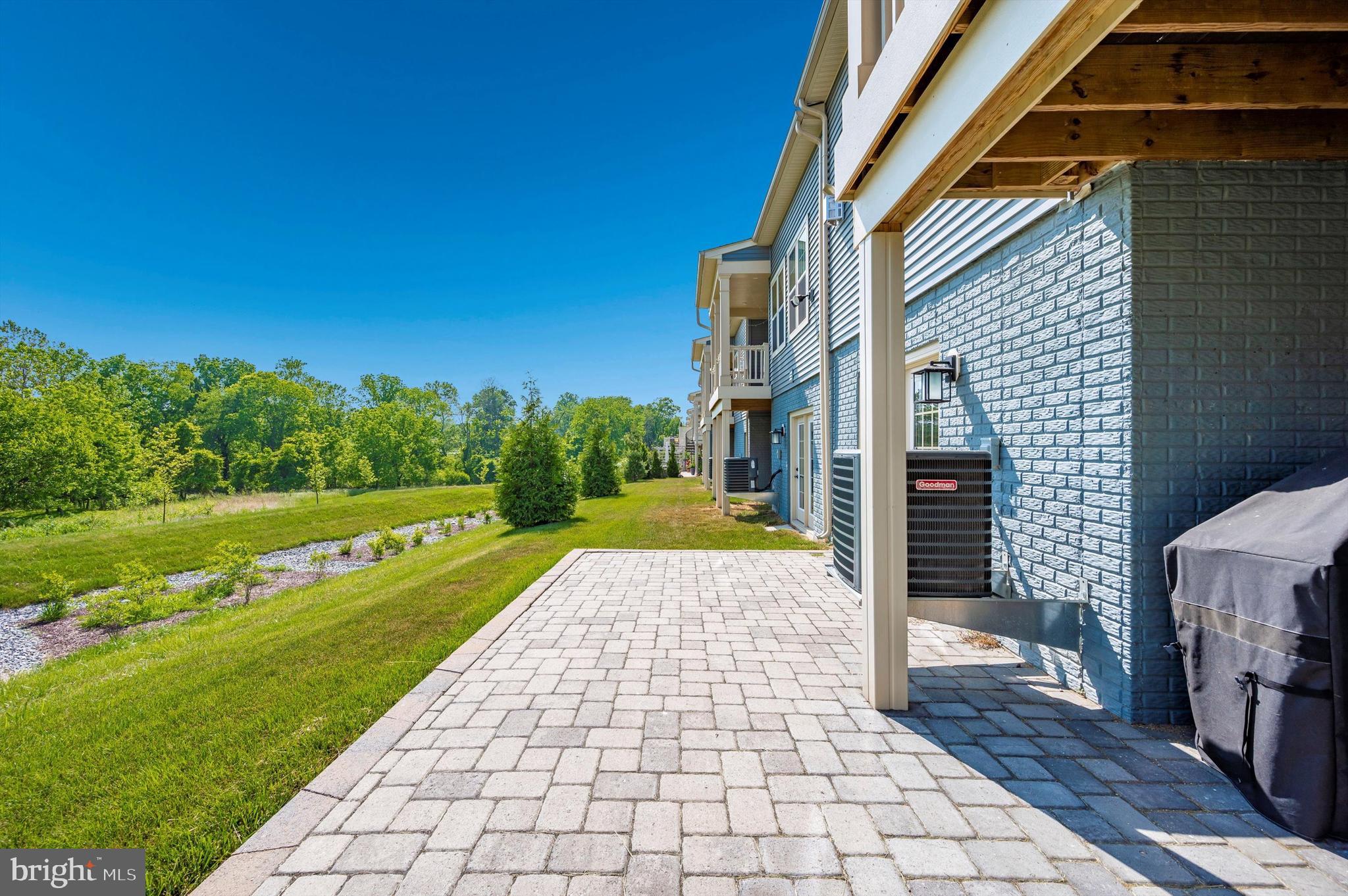 URBANA VILLAS - Residential