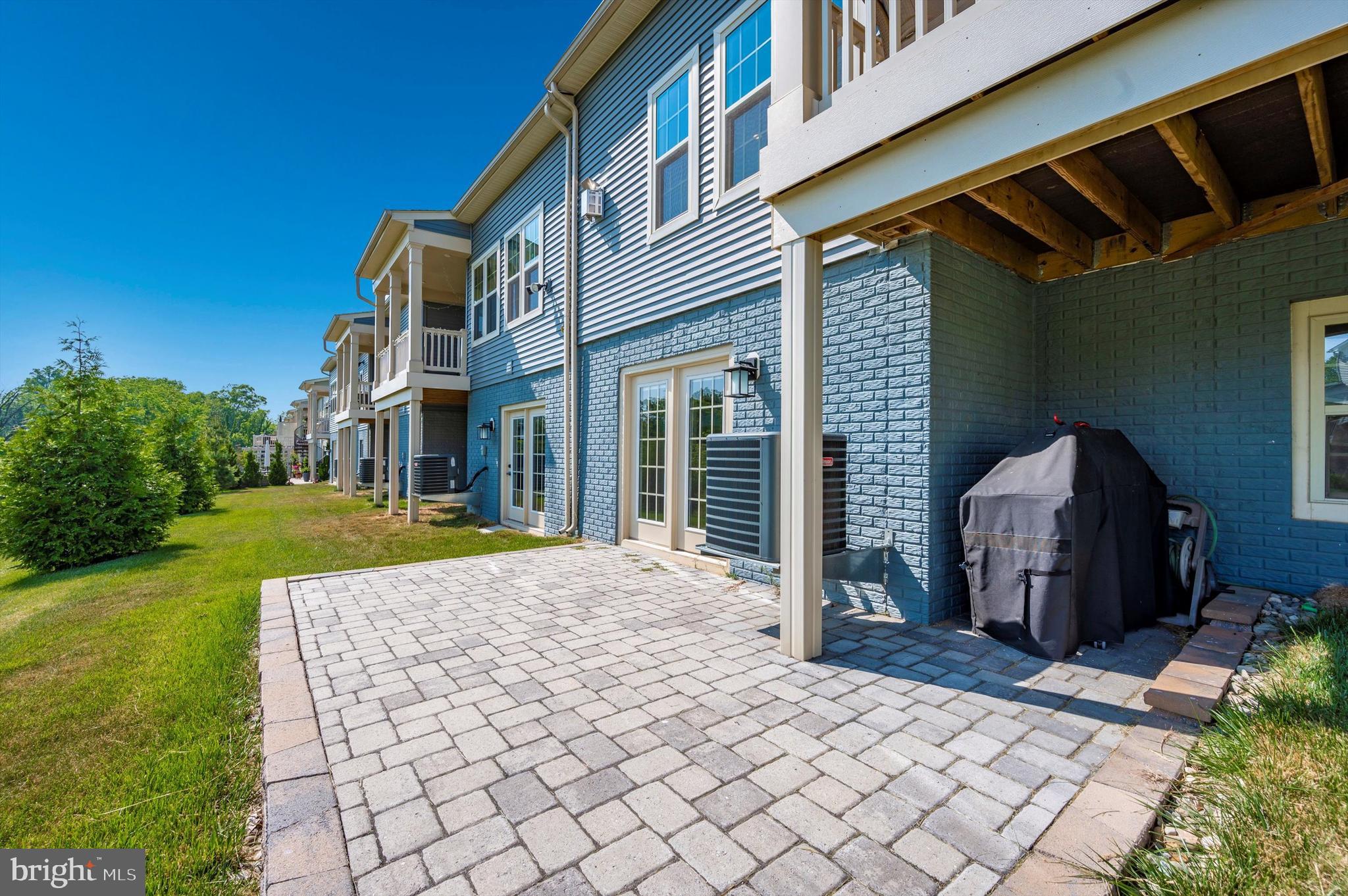 URBANA VILLAS - Residential