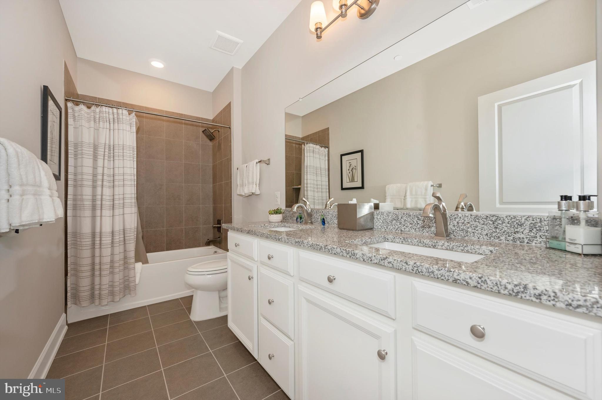 URBANA VILLAS - Residential