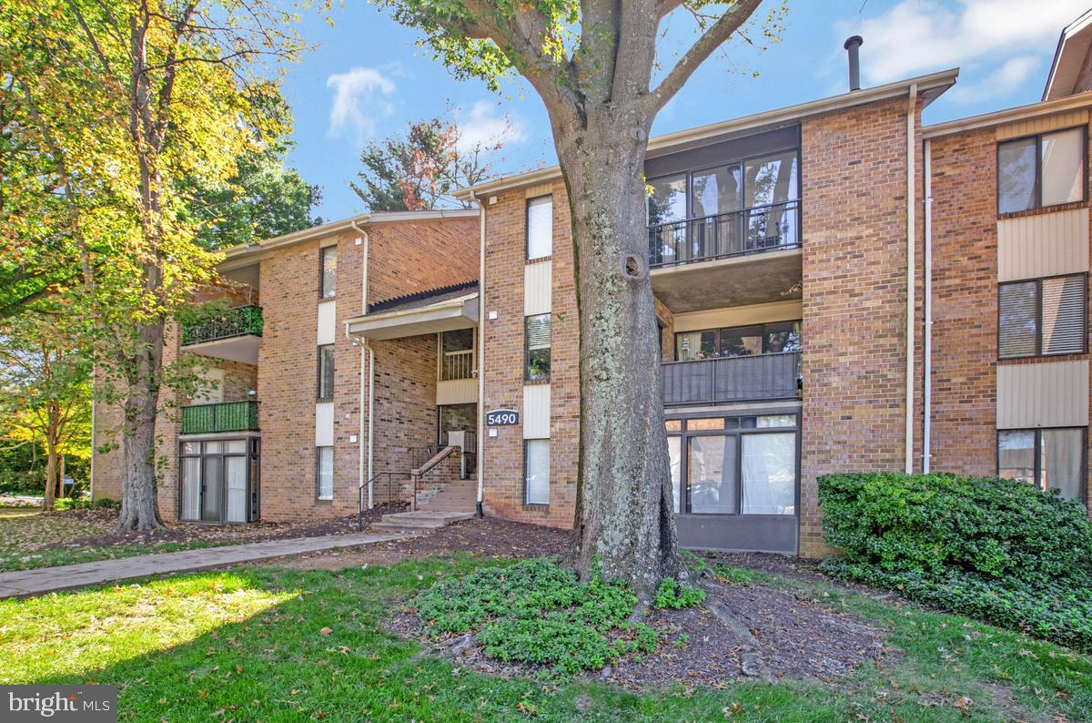 5490 CEDAR LANE C3