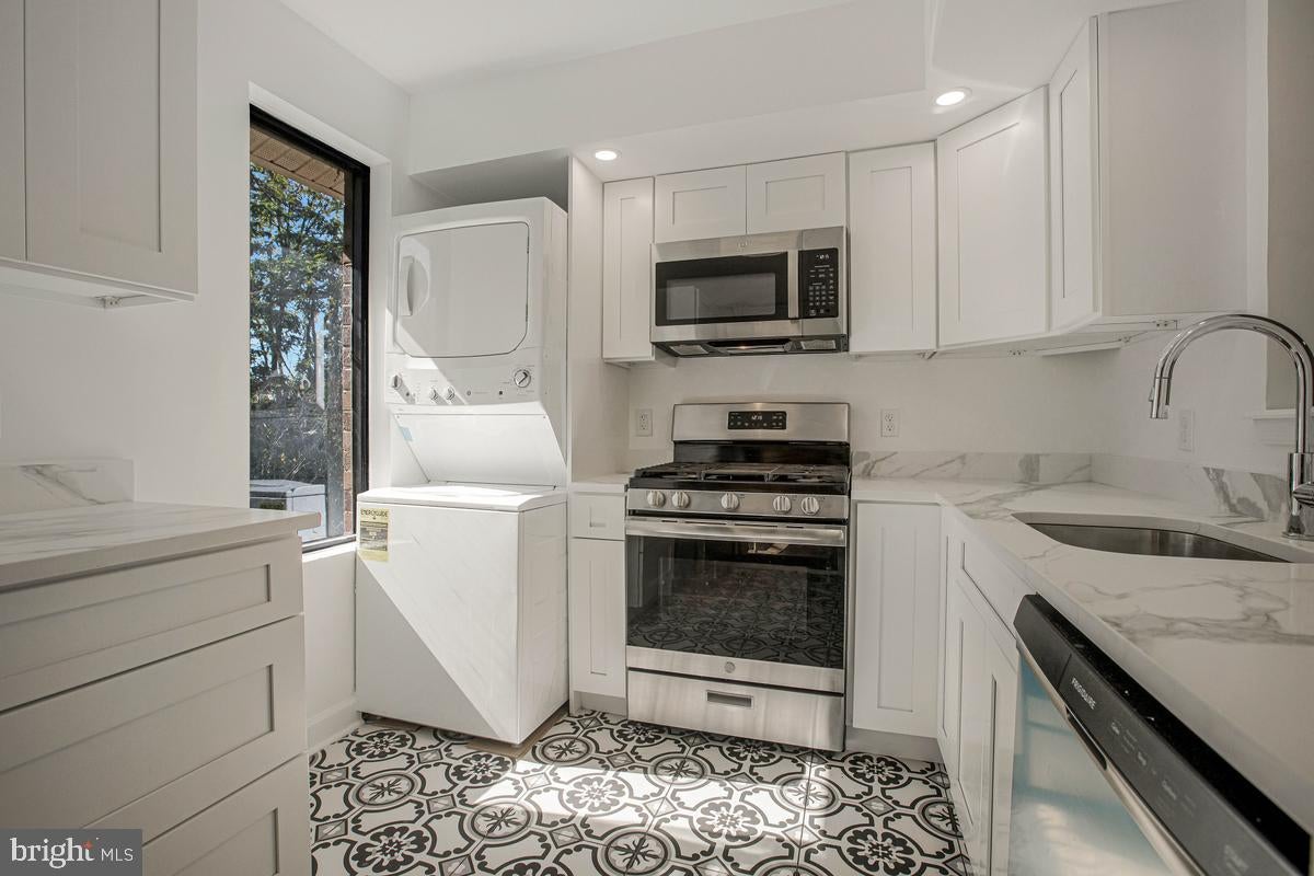 5490 CEDAR LANE C3
