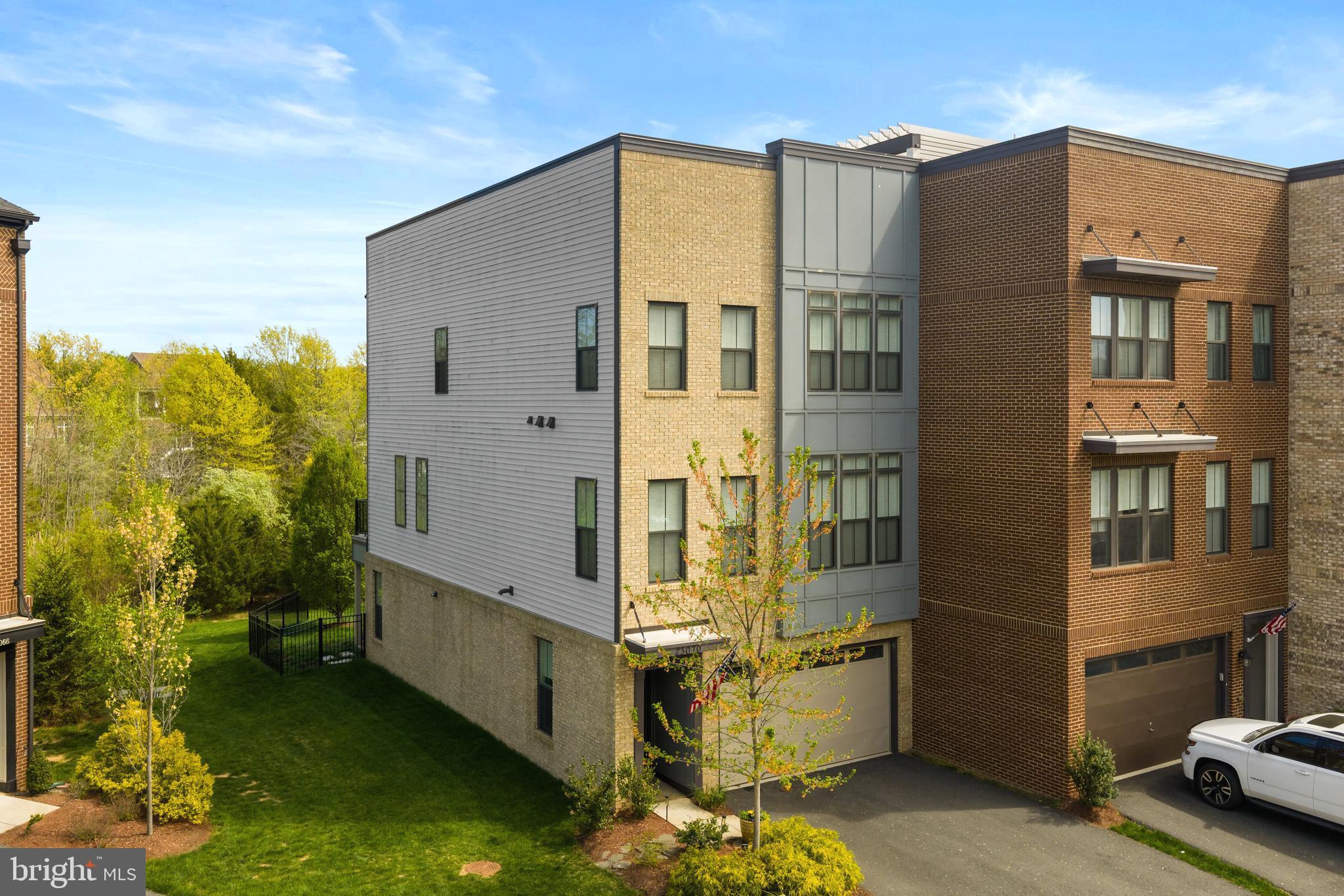 23070 SULLIVANS COVE