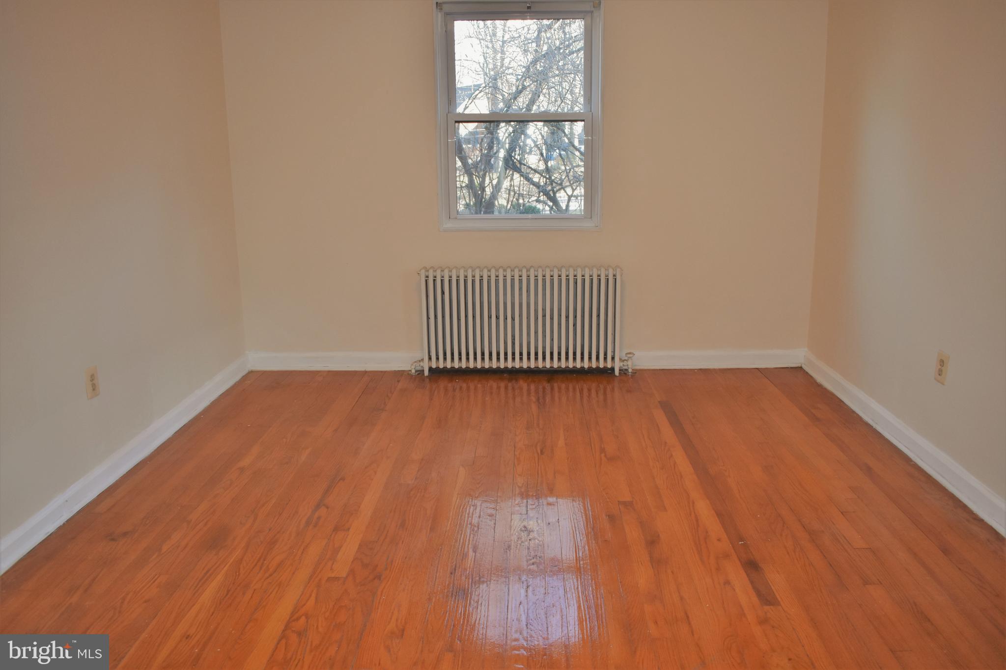 FOREST HILLS - Residential Lease