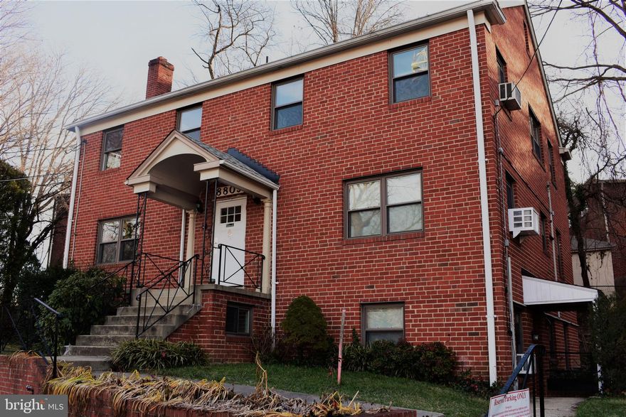 Charming 1BR 1BA Apt: Conveniently located! GAS and WATER are included in the monthly rent. Pay electricity only. The purple line is within walking distance. This apartment is located on the top level with a city and wooded view. Renovated kitchen with new wall tile, stove and countertop, and beautiful hardwood flooring.Laundry facilities on site.Close to New Hampshire Ave, downtown Silver Spring, metro and I-495 corridor.Great location! PLEASE CONTACT THE MANAGEMENT COMPANY TO REQUEST MORE INFORMATION - DO NOT CONTACT OTHER UNITS PHONE: (301) 685-1250  LEASING AGENT: leasing@propertymanagementcapital.comThis one will go fast, DON'T MISS IT!