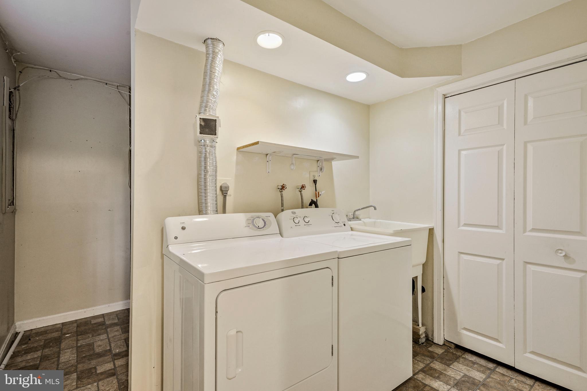 SATYR WOODS - Residential Lease