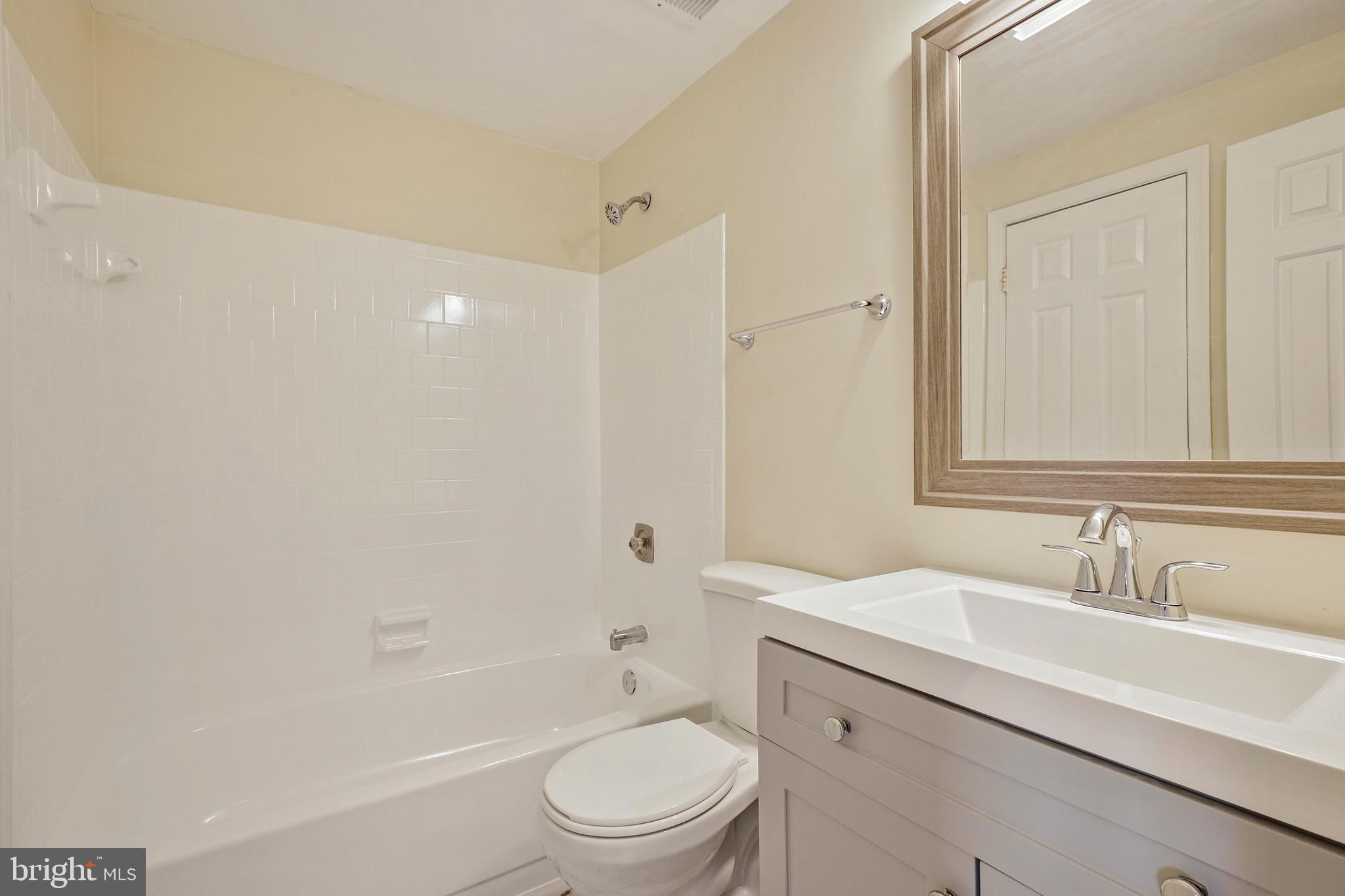 SATYR WOODS - Residential Lease