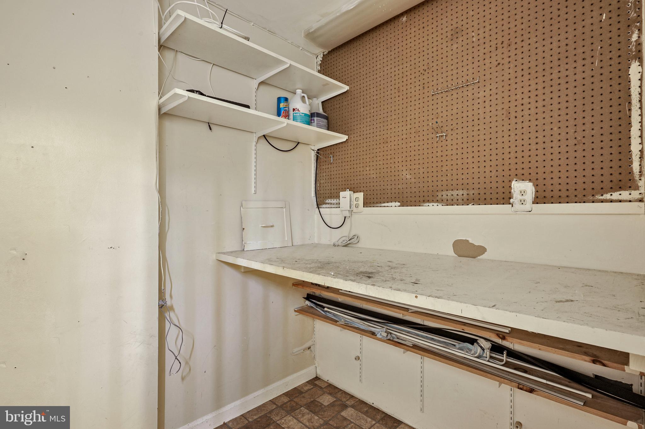 SATYR WOODS - Residential Lease